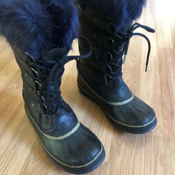 Sorel Black Lace Up Boots with Blue Fur Trim - Picture 9 of 13